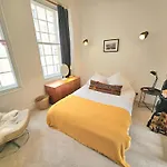 公寓 Stunning Bohemian 3 Bedroom Queen Square 布里斯托