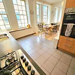 Stunning Bohemian 3 Bedroom Queen Square 布里斯托