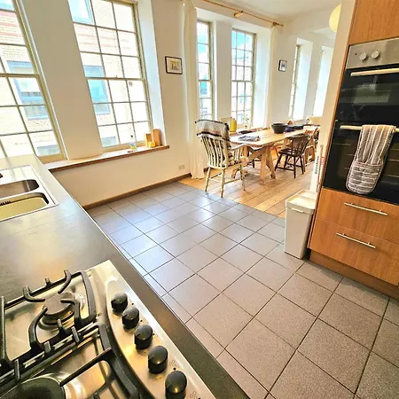 Stunning Bohemian 3 Bedroom Queen Square Bristol
