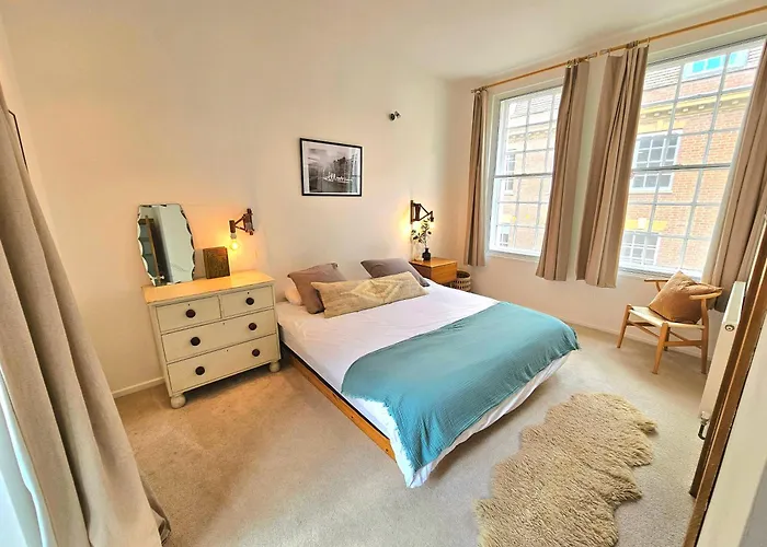 Stunning Bohemian 3 Bedroom Queen Square Lägenhet