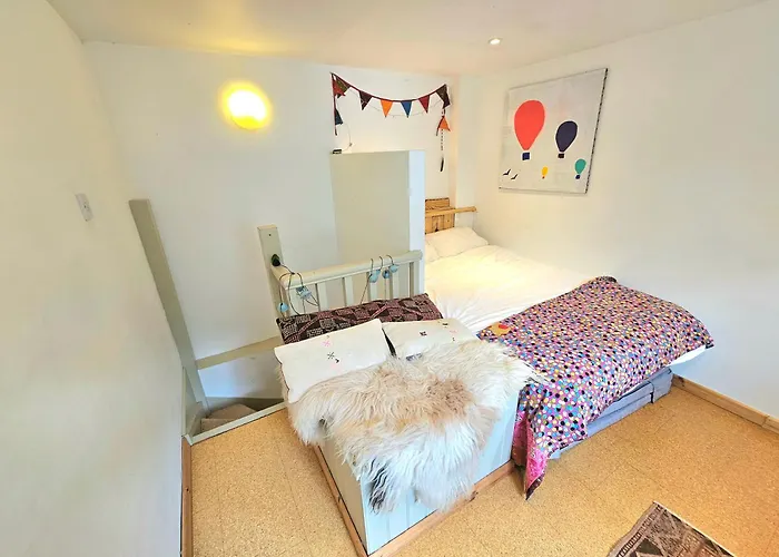 Apartment Stunning Bohemian 3 Bedroom Queen Square *