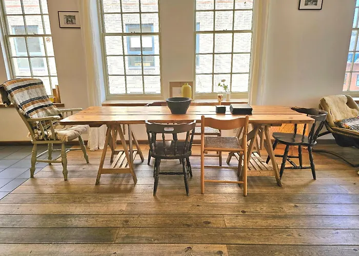 Stunning Bohemian 3 Bedroom Queen Square