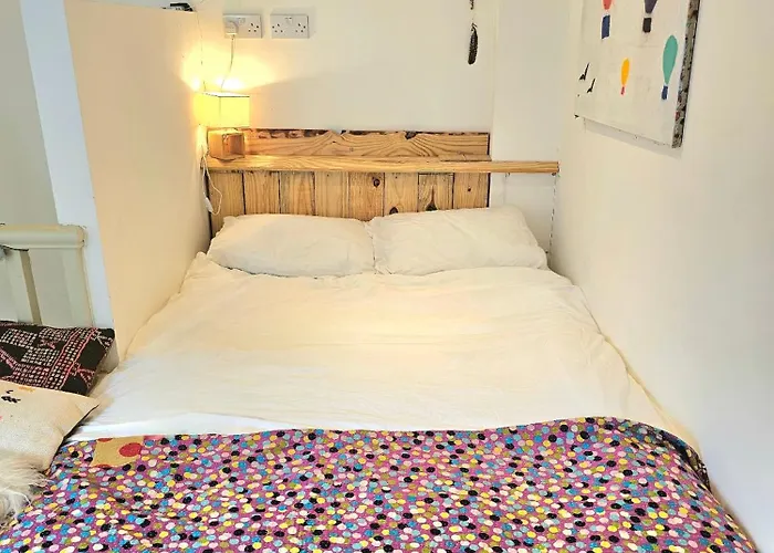 Stunning Bohemian 3 Bedroom Queen Square *